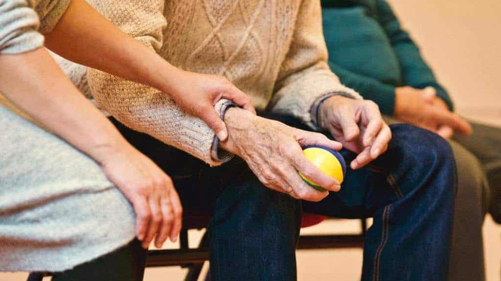 Hulp kleinschalige woonvoorziening demente ouderen