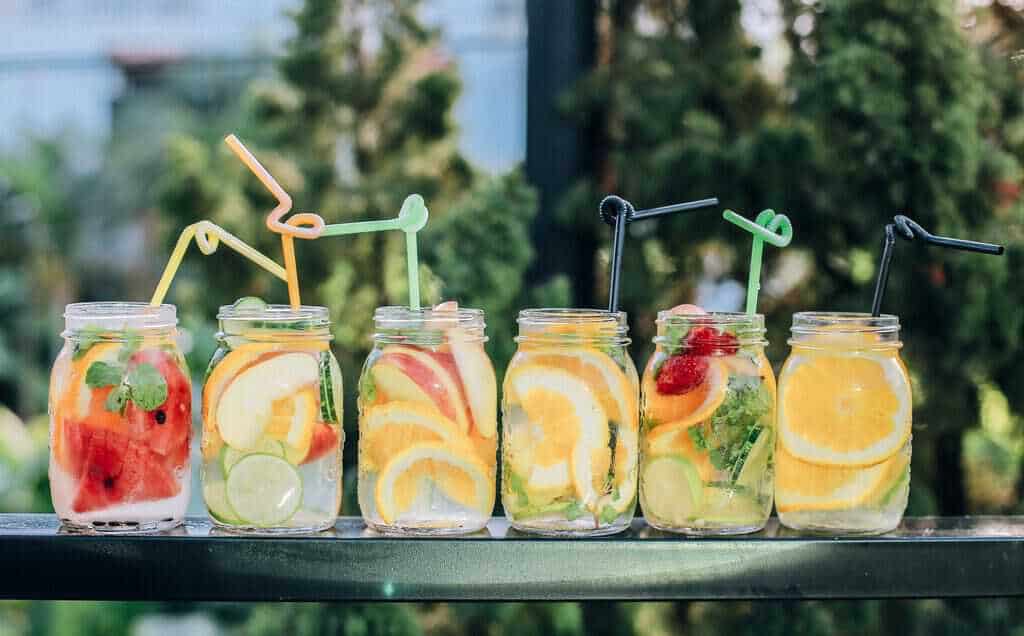 huisgemaakte limonade fruitwater